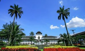Gedung Sate Bandung Bergaya Arsitektur Ikonik di Pusat Kota Gedung Sate Bandung Bergaya Arsitektur Ikonik di Pusat Kota