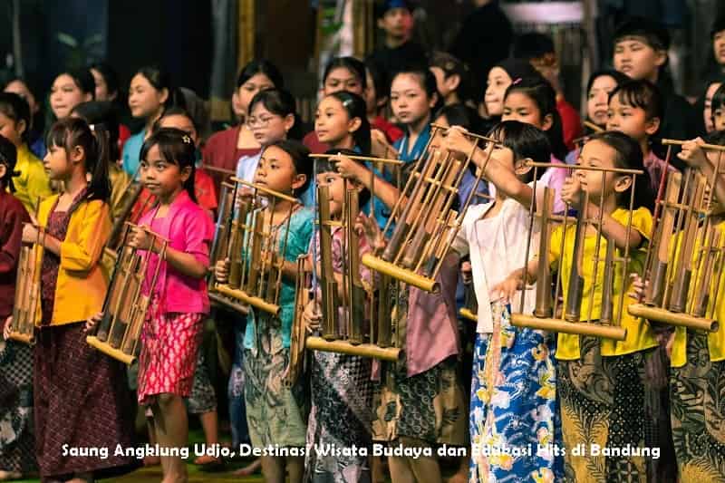 Saung Angklung Udjo, Destinasi Wisata Budaya dan Edukasi Hits di Bandung