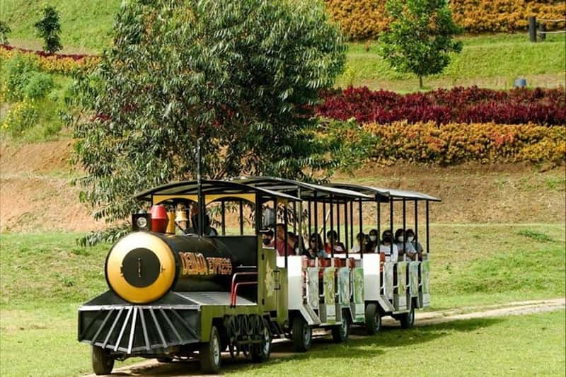 Menikmati Suasana Ala Bali di Taman Lembah Dewata Lembang